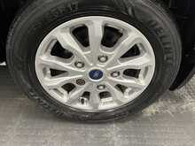 Ford Tourneo Custom 2.0 310 EcoBlue Titanium Minibus Double Cab 5dr Diesel Manual L2 Euro 6 (s/s) (130 ps) - U3577