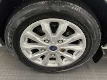 Ford Tourneo Custom 2.0 310 EcoBlue Titanium Minibus Double Cab 5dr Diesel Manual L2 Euro 6 (s/s) (130 ps) - U3577