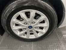 Ford Tourneo Custom 2.0 310 EcoBlue Titanium Minibus Double Cab 5dr Diesel Manual L2 Euro 6 (s/s) (130 ps) - U3577