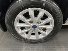 Ford Tourneo Custom 2.0 310 EcoBlue Titanium Minibus Double Cab 5dr Diesel Manual L2 Euro 6 (s/s) (130 ps) - U3577
