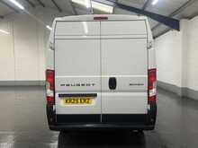 Peugeot Boxer 2.2 BlueHDi 335 Professional Panel Van 5dr Diesel Manual L3 H2 Euro 6 (s/s) (140 ps) - U3592