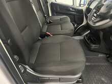 Peugeot Boxer 2.2 BlueHDi 335 Professional Panel Van 5dr Diesel Manual L3 H2 Euro 6 (s/s) (140 ps) - U3592