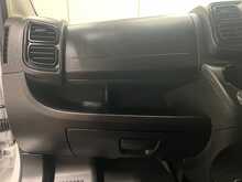 Peugeot Boxer 2.2 BlueHDi 335 Professional Panel Van 5dr Diesel Manual L3 H2 Euro 6 (s/s) (140 ps) - U3592