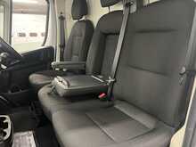 Peugeot Boxer 2.2 BlueHDi 335 Professional Panel Van 5dr Diesel Manual L3 H2 Euro 6 (s/s) (140 ps) - U3592