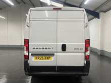 Peugeot Boxer 2.2 BlueHDi 335 Professional Panel Van 5dr Diesel Manual L3 H2 Euro 6 (s/s) (140 ps) - U3618