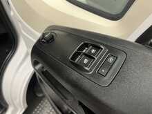 Peugeot Boxer 2.2 BlueHDi 335 Professional Panel Van 5dr Diesel Manual L3 H2 Euro 6 (s/s) (140 ps) - U3618