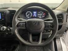 Peugeot Boxer 2.2 BlueHDi 335 Professional Panel Van 5dr Diesel Manual L3 H2 Euro 6 (s/s) (140 ps) - U3618