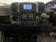 Peugeot Boxer 2.2 BlueHDi 335 Professional Panel Van 5dr Diesel Manual L3 H2 Euro 6 (s/s) (140 ps) - U3618