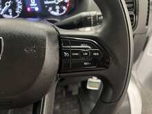 Peugeot Boxer 2.2 BlueHDi 335 Professional Panel Van 5dr Diesel Manual L3 H2 Euro 6 (s/s) (140 ps) - U3618
