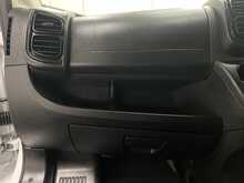 Peugeot Boxer 2.2 BlueHDi 335 Professional Panel Van 5dr Diesel Manual L3 H2 Euro 6 (s/s) (140 ps) - U3618
