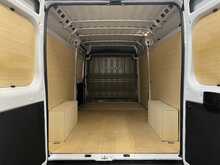 Peugeot Boxer 2.2 BlueHDi 335 Professional Panel Van 5dr Diesel Manual L3 H2 Euro 6 (s/s) (140 ps) - U3618