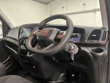 Iveco Daily 2.3D HPI 14V 35S 3520 Panel Van 5dr Diesel HiMatic MWB H2 Euro 6 (s/s) (136 ps) - U3621