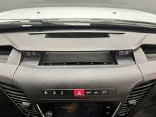 Iveco Daily 2.3D HPI 14V 35S 3520 Panel Van 5dr Diesel HiMatic MWB H2 Euro 6 (s/s) (136 ps) - U3621