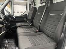 Iveco Daily 2.3D HPI 14V 35S 3520 Panel Van 5dr Diesel HiMatic MWB H2 Euro 6 (s/s) (136 ps) - U3621
