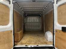Peugeot Boxer 2.2 BlueHDi 335 Professional Premium + Panel Van 5dr Diesel Manual L3 H2 Euro 6 (s/s) (140 ps) - U3630