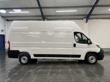 Peugeot Boxer 2.2 BlueHDi 335 Professional Panel Van 5dr Diesel Manual L3 H3 Euro 6 (s/s) (140 ps) - U3632