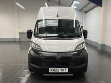 Peugeot Boxer 2.2 BlueHDi 335 Professional Panel Van 5dr Diesel Manual L3 H3 Euro 6 (s/s) (140 ps) - U3632