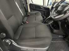 Peugeot Boxer 2.2 BlueHDi 335 Professional Panel Van 5dr Diesel Manual L3 H3 Euro 6 (s/s) (140 ps) - U3632