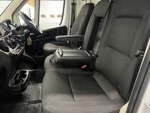 Peugeot Boxer 2.2 BlueHDi 335 Professional Panel Van 5dr Diesel Manual L3 H3 Euro 6 (s/s) (140 ps) - U3632