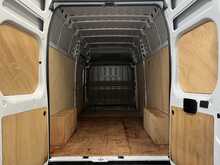 Peugeot Boxer 2.2 BlueHDi 335 Professional Panel Van 5dr Diesel Manual L3 H3 Euro 6 (s/s) (140 ps) - U3632