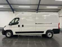 Peugeot Boxer 2.2 BlueHDi 435 Professional Panel Van 5dr Diesel Manual L3 H2 Euro 6 (s/s) (140 ps) - U3642