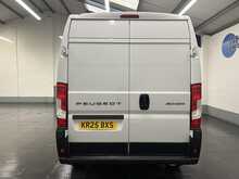 Peugeot Boxer 2.2 BlueHDi 435 Professional Panel Van 5dr Diesel Manual L3 H2 Euro 6 (s/s) (140 ps) - U3642
