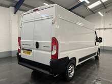 Peugeot Boxer 2.2 BlueHDi 435 Professional Panel Van 5dr Diesel Manual L3 H2 Euro 6 (s/s) (140 ps) - U3642