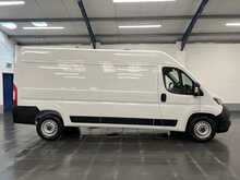 Peugeot Boxer 2.2 BlueHDi 435 Professional Panel Van 5dr Diesel Manual L3 H2 Euro 6 (s/s) (140 ps) - U3642