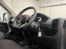 Peugeot Boxer 2.2 BlueHDi 435 Professional Panel Van 5dr Diesel Manual L3 H2 Euro 6 (s/s) (140 ps) - U3642