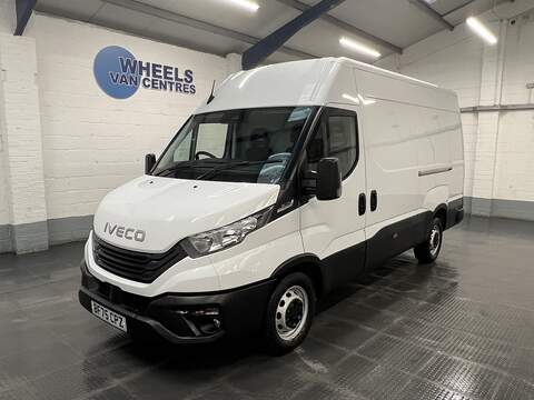 Iveco Daily 2.3D HPI 14V 35S 3520 Panel Van 5dr Diesel HiMatic MWB H2 Euro 6 (s/s) (136 ps)