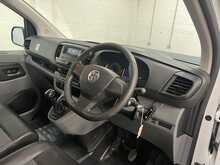 Vauxhall Vivaro 2.0 Turbo D 3100 Edition Panel Van 5dr Diesel Manual L2 H1 Euro 6 (s/s) (120 ps) - U3648