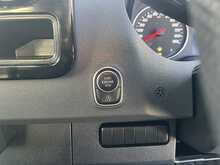 Mercedes-Benz Sprinter 2.0 315 CDI Progressive Curtainside 2dr Diesel G-Tronic RWD L3 Euro 6 (s/s) (150 ps) 2.0 2dr Curtain - U3662