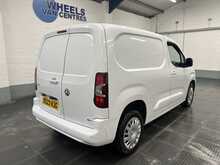 Vauxhall Combo 1.5 Turbo D 2300 Pro Panel Van 5dr Diesel Manual L1 H1 Euro 6 (s/s) (100 ps) - U3672