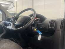 Peugeot Boxer 2.2 BlueHDi 435 Professional Premium + Panel Van 5dr Diesel Manual L4 High Roof Euro 6 (s/s) (140 - U3677