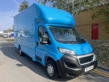 Peugeot Boxer 2.2 BlueHDi 335 Professional Premium + Platform Cab 2dr Diesel Manual L3 Euro 6 (s/s) (140 ps) - U3686