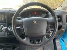 Peugeot Boxer 2.2 BlueHDi 335 Professional Premium + Platform Cab 2dr Diesel Manual L3 Euro 6 (s/s) (140 ps) - U3686