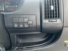 Peugeot Boxer 2.2 BlueHDi 335 Professional Premium + Platform Cab 2dr Diesel Manual L3 Euro 6 (s/s) (140 ps) - U3686