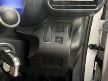Vauxhall Combo 1.5 Turbo D 2300 Pro Panel Van 5dr Diesel Manual SWB Euro 6 (s/s) (100 ps) - U3688