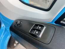 Peugeot Boxer 2.2 BlueHDi 335 Professional Premium + Platform Cab 2dr Diesel Manual L3 Euro 6 (s/s) (140 ps) 2.2 - U3693