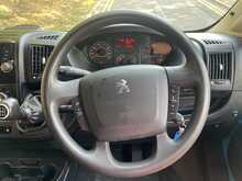 Peugeot Boxer 2.2 BlueHDi 335 Professional Premium + Platform Cab 2dr Diesel Manual L3 Euro 6 (s/s) (140 ps) 2.2 - U3693