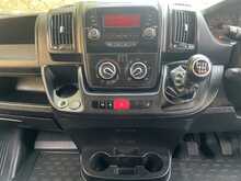 Peugeot Boxer 2.2 BlueHDi 335 Professional Premium + Platform Cab 2dr Diesel Manual L3 Euro 6 (s/s) (140 ps) 2.2 - U3693