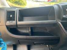 Peugeot Boxer 2.2 BlueHDi 335 Professional Premium + Platform Cab 2dr Diesel Manual L3 Euro 6 (s/s) (140 ps) 2.2 - U3693