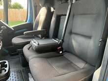 Peugeot Boxer 2.2 BlueHDi 335 Professional Premium + Platform Cab 2dr Diesel Manual L3 Euro 6 (s/s) (140 ps) 2.2 - U3693