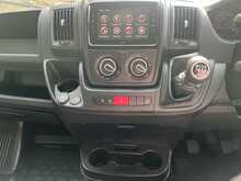 Peugeot Boxer BlueHDi 335 Professional Premium + 2.2 2dr Luton Manual Diesel - U3697