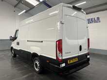 Iveco Daily 2.3D HPI 14V 35S 3520 Panel Van 5dr Diesel HiMatic MWB H2 Euro 6 (s/s) (136 ps) - U3699