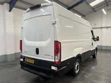 Iveco Daily 2.3D HPI 14V 35S 3520 Panel Van 5dr Diesel HiMatic MWB H2 Euro 6 (s/s) (136 ps) - U3699