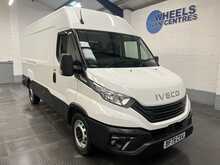 Iveco Daily 2.3D HPI 14V 35S 3520 Panel Van 5dr Diesel HiMatic MWB H2 Euro 6 (s/s) (136 ps) - U3699