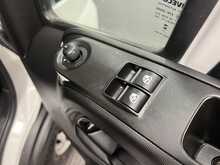 Iveco Daily 2.3D HPI 14V 35S 3520 Panel Van 5dr Diesel HiMatic MWB H2 Euro 6 (s/s) (136 ps) - U3699