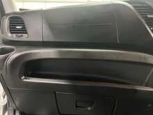 Iveco Daily 2.3D HPI 14V 35S 3520 Panel Van 5dr Diesel HiMatic MWB H2 Euro 6 (s/s) (136 ps) - U3699