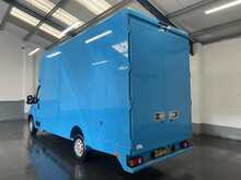 Peugeot Boxer 2.2 BlueHDi 335 Professional Premium + Platform Cab 2dr Diesel Manual L3 Euro 6 (s/s) (140 ps) - U3717